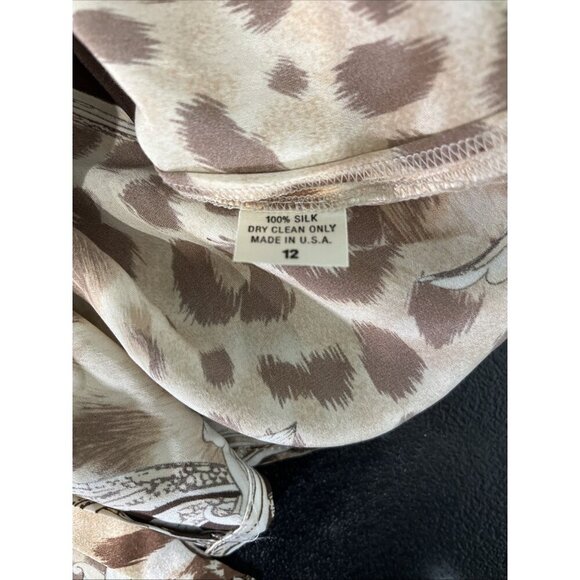 St. John Animal Print Silk Cap Sleeve Top Sz 12 Large Floral Lightweight Blouse - Picture 8 of 8